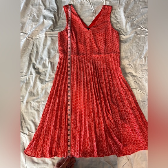 Banana Republic Sleeveless Red Patterned Mini Dress, Size 6 NWT - Picture 13 of 16